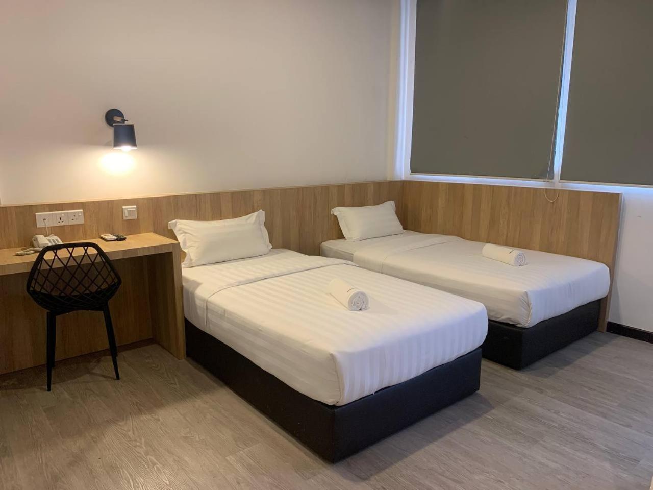 The Daily Hotel Kota Kinabalu Esterno foto