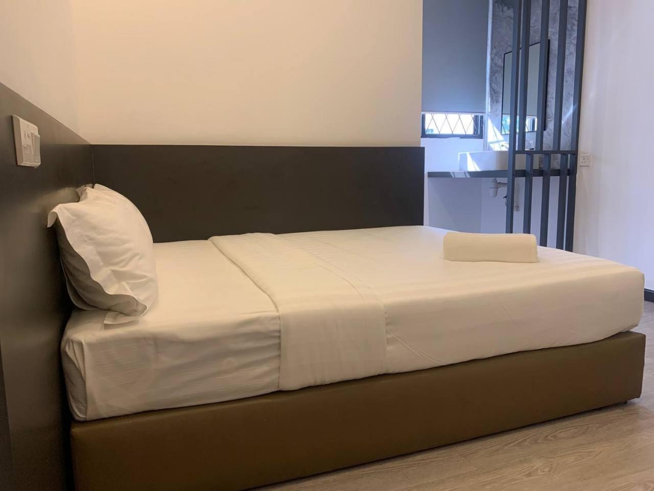 The Daily Hotel Kota Kinabalu Esterno foto
