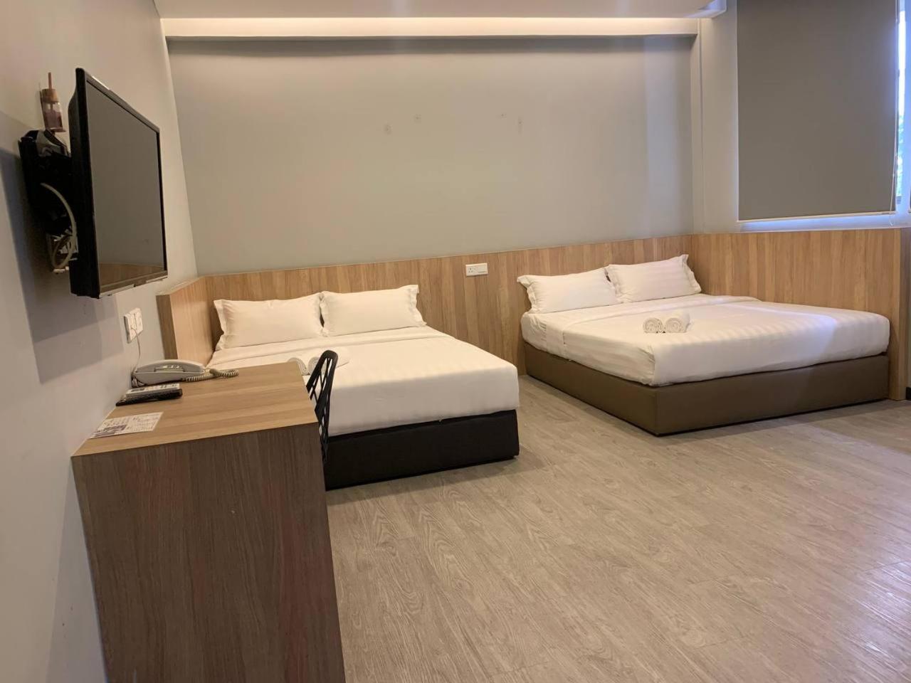 The Daily Hotel Kota Kinabalu Esterno foto