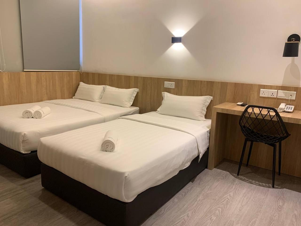The Daily Hotel Kota Kinabalu Esterno foto